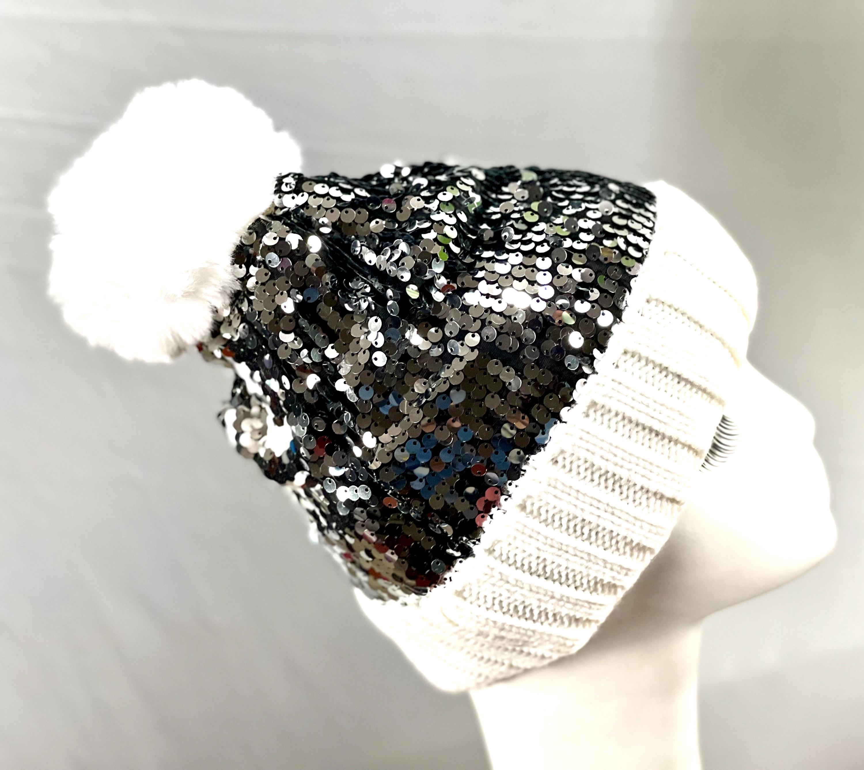 Amazing silver hat withh silver Pom Santiago Wool Beanie Hat with Silver Fox for Men  main image 4