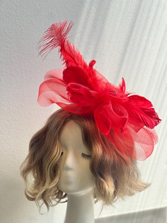 Red Feather Fascinator Hat: Elegant Kentucky Derby Headpiece  display picture 2