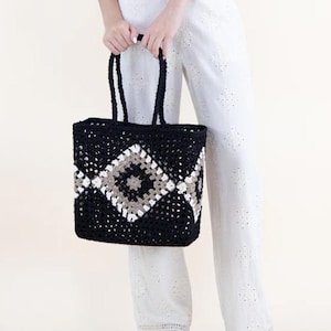 "Schwarz Weiß Handgemachte häkeln Einkaufstasche - ""Snake Eye"" Schultertasche - Boho Picknick & Strand Geldbörse - Boxy Tote Henkel
