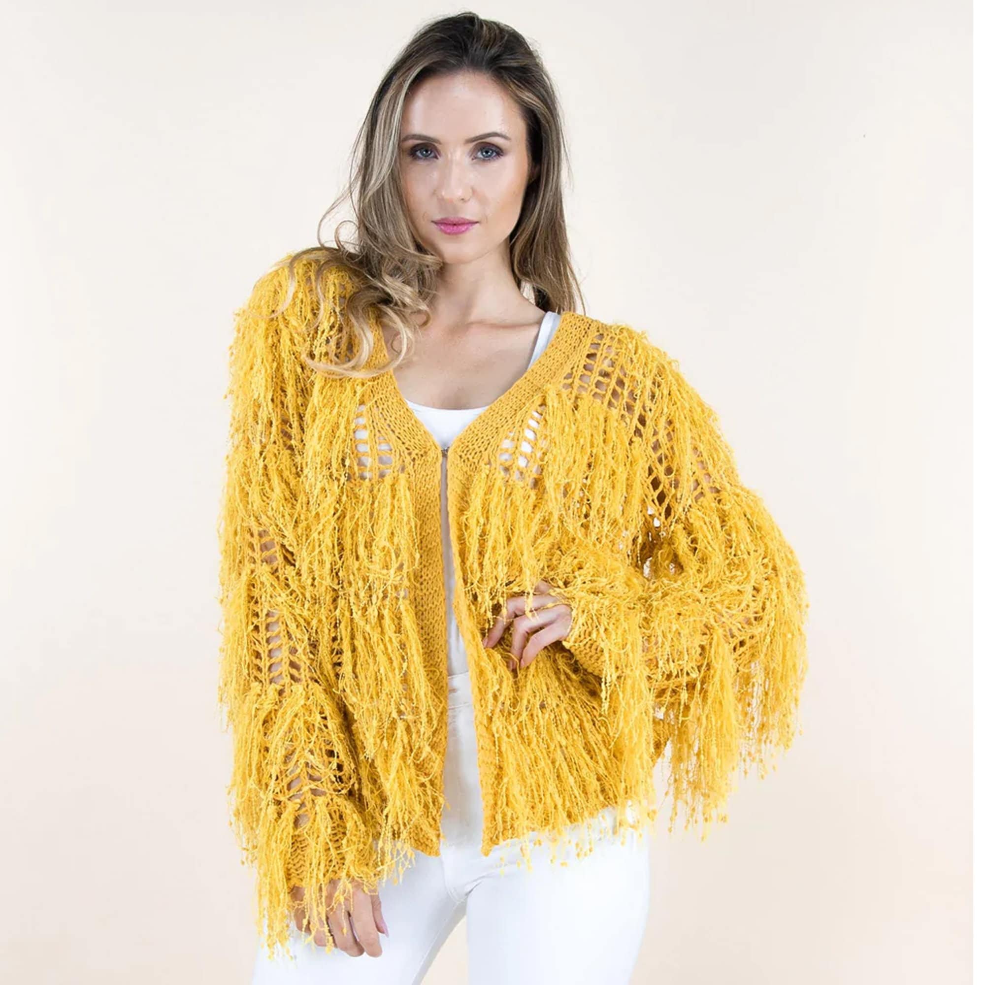 Gelbe Fransen-Strickjacke Kühn, lustig und voller Persönlichkeit