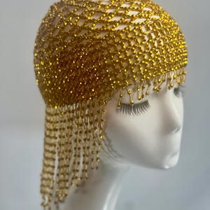 GOLD Perlenkappe handgefertigter bestickter Kleopatra-inspirierter Kopfschmuck – elegantes Kostüm-Accessoire mit Quasten