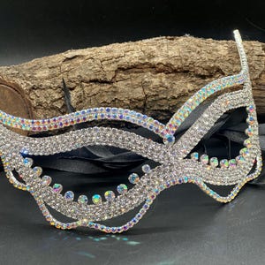 Silver Crystal Masquerade Mask – Sparkling Bling Eye Mask with Ribbon Tie