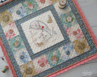 Prim Sew Crow mini quilt pattern - hand embroidery - applique - crochet edge - digital download