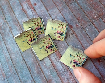Miniature Antique Folder Set - 1-Inch Scale Replicas For Dollhouses, Dioramas, & Craft - Customizable Quantities