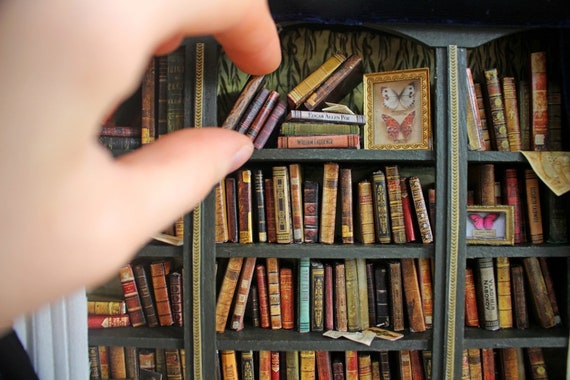DIY Miniature Old Vintage Library Dollhouse. DIY miniature reading