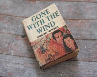 Miniature Gone With the Wind Book – 1:12 Scale Dollhouse Literature • Tiny Closed Book Prop • Classic Novel Mini for Shelf or Curio