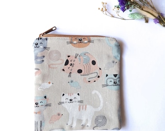 Handmade Cat Print Zippered Pouch: Canvas Coin Purse, Cat Lover Gift, Small Travel Bag, Kitty Pattern Makeup Bag, Pet Owner Accessory.