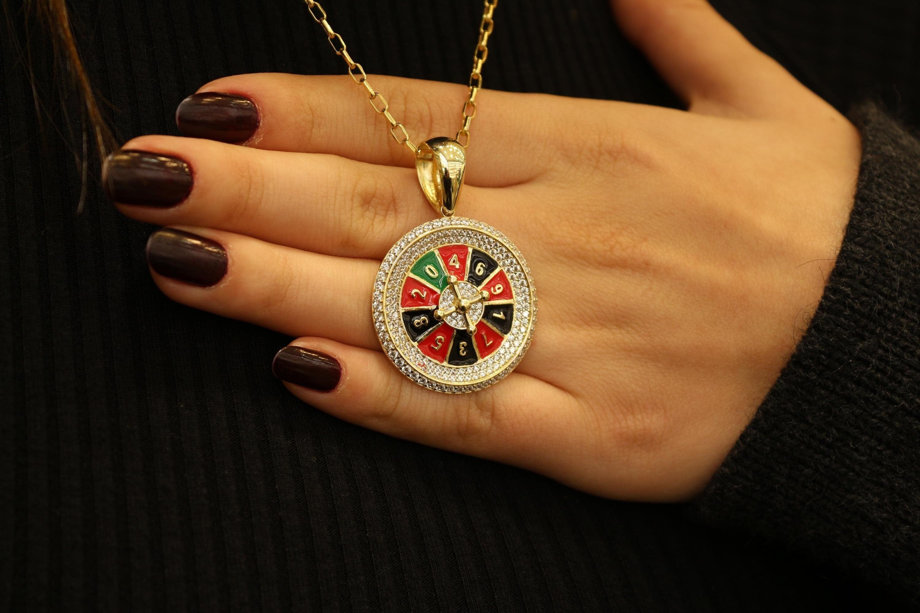 14K Gold Roulette Rad Anhänger Halskette, Kasino Schmuck, Glücksspiel  Liebhaber Geschenk, Roulette Charme, Geschenk für sie, Geschenke für ihn,  Herrenschmuck - Etsy.de