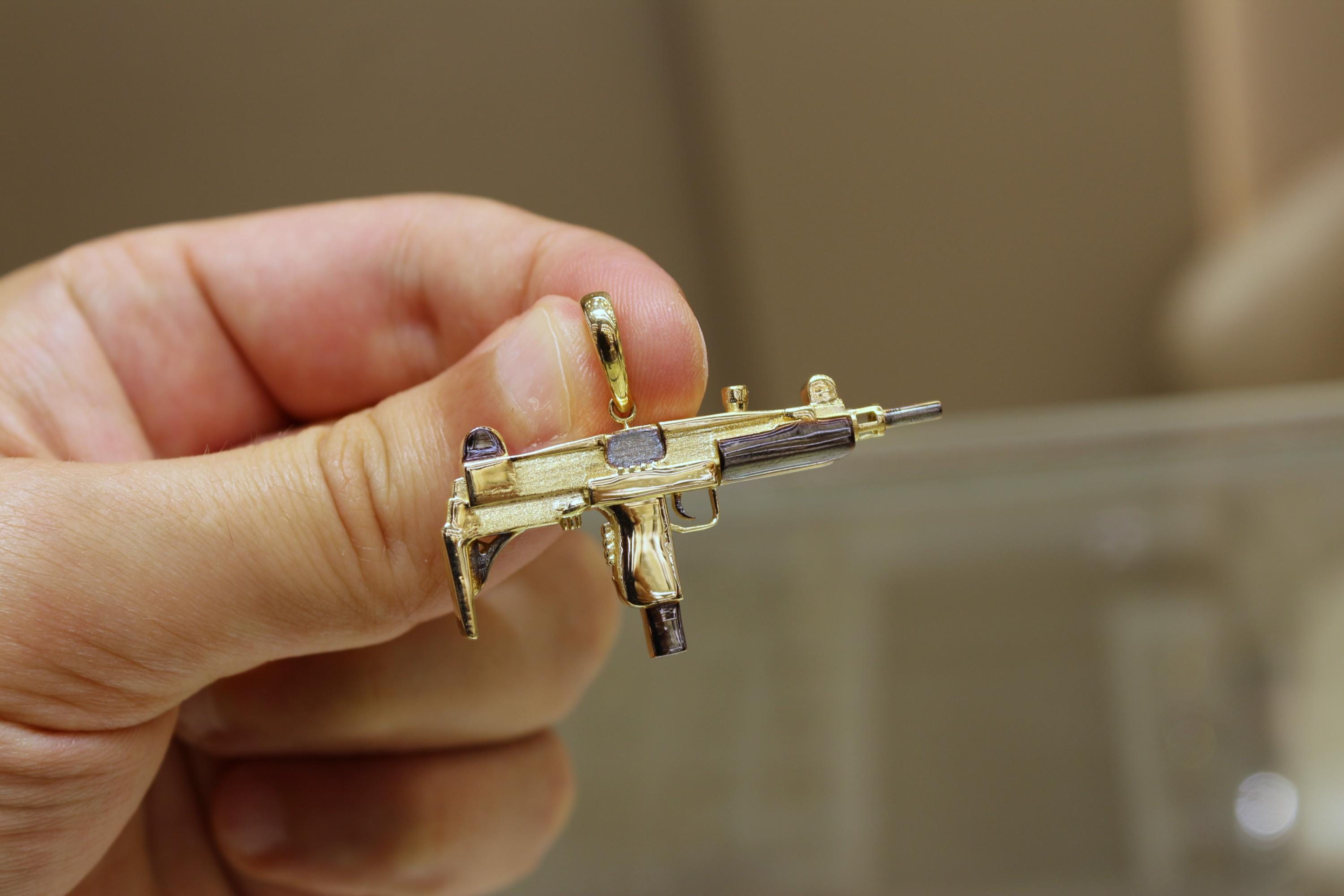 新着入荷の通販 Uzi Pendant Etsy - アクセサリー