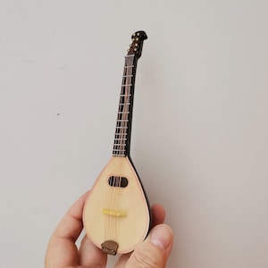 Miniatura de bandolim vintage, miniatura de bandolim de madeira, miniatura de instrumento musical, figura de bandolim em estojo de couro sintético