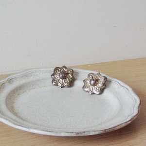 Vintage clip on earrings, sterling silver, octagonal clip on earrings with scalloped rims, vintage greek jewellery, early eighties