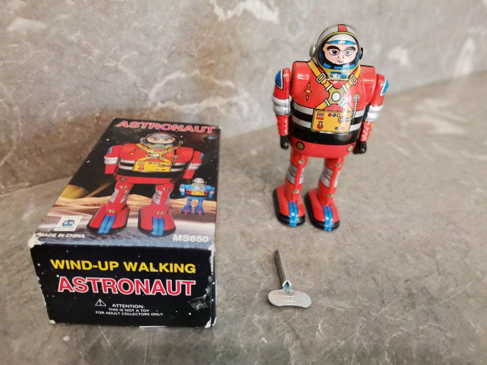 ブリキ玩具ロボット●WIND-UP WALKING ASTRONAUT ブリキ玩具ロボット○WIND-UP WALKING ASTRONAUT