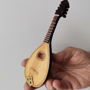 Miniatura de bandolim vintage, miniatura de bandolim de madeira, miniatura de instrumento musical, figura de bandolim em estojo de couro sintético