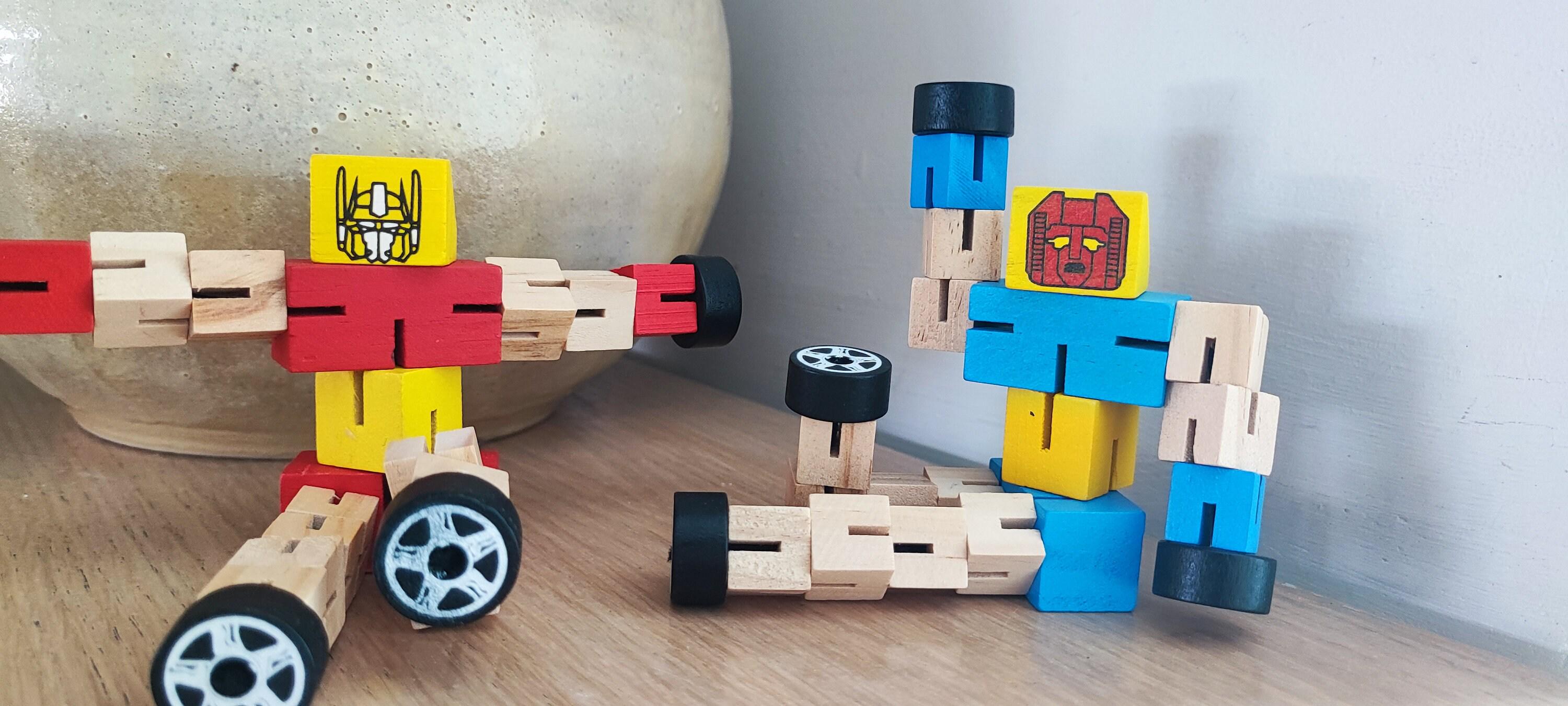 木製ロボットおもちゃ、赤と黄色の可動部品ロボット、子供とコレクター