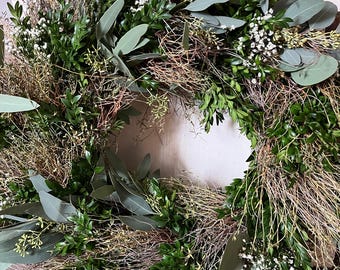 Zeitloser Eukalyptus-Kranz mit Buchsbaum & Thymian – Ganzjahresdeko, Türkranz Unikat