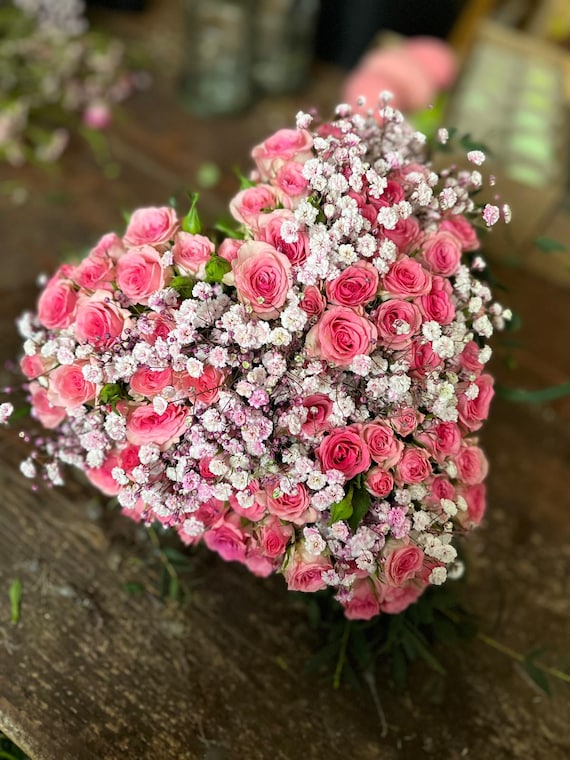 Blumenherz Frisch Gesteckt – Geschenk Zum Anlass – Herz Aus Echten Blumen – in Steckschwamm – Trocknet Schön Ein