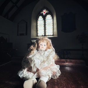 HAUNTED DOLL - Vintage Porzellan Puppe mit Geist Aufsatz - Mary