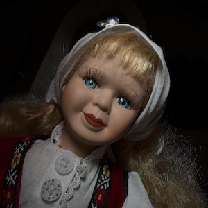 HAUNTED DOLL - vintage porcelain doll with spirit attachment - Wendy