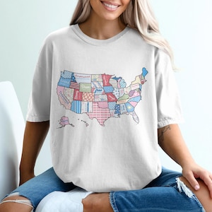 Komfortfarben Vaterländisches USA-Karten-T-Shirt, inspirierendes Schrift-Shirt, christliches USA-T-Stück, Bibel-Versgeschenk, Amerika-Liebhaber-T