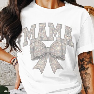 Camiseta "Mamá", regalo para el Día de la Madre, camiseta con estampado "Vida de Mamá", linda camiseta para mamá, diseño de lazo y letras, regalo para el Día de la Madre