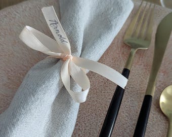 Hand-calligraphed satin ribbon place cards – Elegant and personalized for weddings, baptisms, events