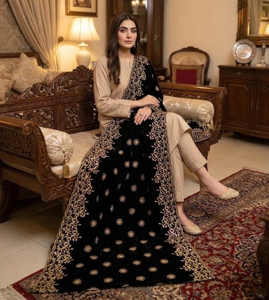 gold prom dress looks Black Embroidery A-Line Kurta With Palazzo And Jacquaed Dupatta – Seerat  Ethnic main image 0