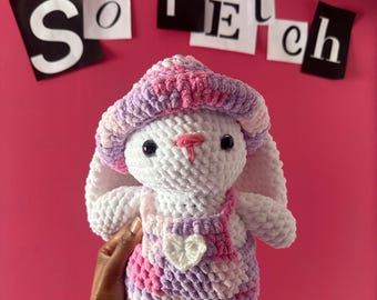 Peluche amigurumi coniglietto all'uncinetto / Salopette con cappello da pescatore fatta a mano