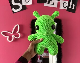Peluche alieno fatto a mano all'uncinetto - Giocattolo amigurumi in ciniglia (23 x 15 cm)