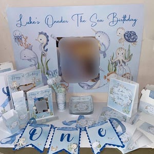 Under the Sea Geburtstagsparty Set - A1 Banner, A4-Karte mit Hülle, Geschenktüte & Wimpelkette - Ocean Thema - Personalisiertes handgemachtes Jungen-bday-Set