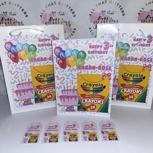 Biglietto di auguri di compleanno personalizzato per bambini con pastelli a cera – Tema arcobaleno colorato – Nome ed età personalizzabili – Formati A4 e A5