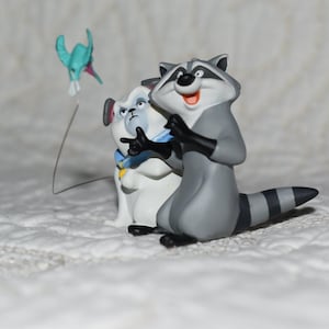 Enfeite vintage de Pocahontas de 1995, Percy, Flit e Meeko, cachorro, guaxinim e beija-flor de Pocahontas, enfeite de Natal da Disney