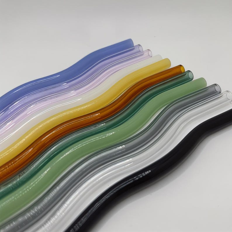 Wavy Glass Tumbler Straw