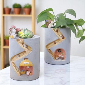 Hedgehog House Succulent Pot, Creative Plant Pot, Fairy Garden Decor, Cute Animal Pot for Plants, Indoor Garden Decoration, Plant Lover Gift