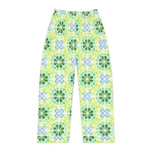 Peut inclure: Pantalon taille haute orné d'un motif géométrique répétitif composé d'étoiles et de carrés dans des tons vert, citron et bleu clair. Le design présente des lignes entrelacées formant une grille en mosaïque sur tout le vêtement.