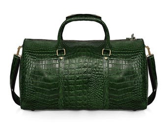 Mala de viagem personalizada em couro verde esmeralda com textura de crocodilo para fins de semana.