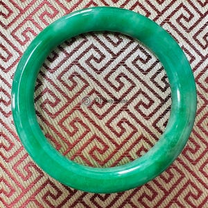 P132 緑石 翡翠 等 バングル 30点 Nm25-240416F2 2353954014.jpg?1724471920