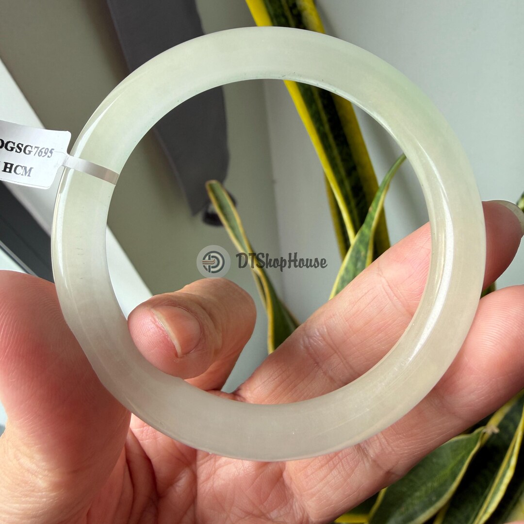 57mm 天然ミャンマー翡翠バングルブレスレット – 風水ジュエリー
