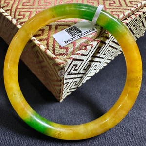 Brazalete de jade natural de 56 mm – Brazalete de la suerte de las cuatro estaciones / Pulsera de jadeíta birmana verde y amarilla / Regalo de piedra natural certificada para mujer