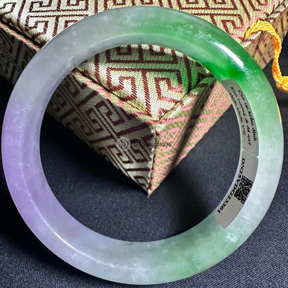 翡翠　バングル　紫　緑 翡翠 バングル ブレスレット ジェダイト ヒスイ 天然石 重さ：約