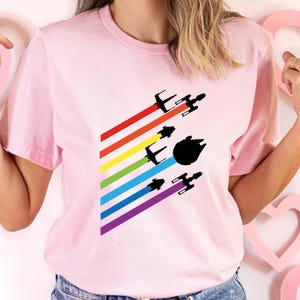 Camiseta de Star Wars del Orgullo LGBT: Camiseta del Escuadrón Arcoíris, Camiseta LGBT para viaje a Disneyland imagen 2