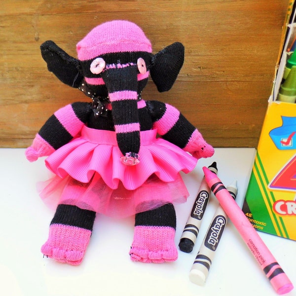 Elsie le Ballerinaphant - Upcycled Elephant Sock Baby Ballerina Doll avec Hot Pink Ruffle Tutu