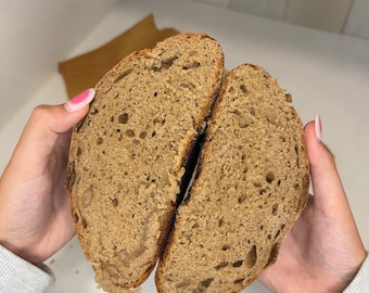 handgemachtes frisch gemahlenes Sauerteigbrot