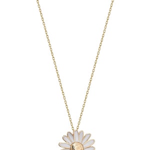 Daisy Pendant Necklace