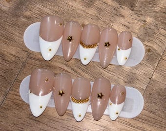 Classic Glamour Press-On Nail Set - Nude and White French Tips with Gold Star and Bead Accents for Timeless Elegance 10pcs Handmade Press-on