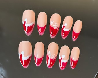 Weihnachtliche Press-on Nägel: Rote französische Spitzen, Nikolausmütze Design
