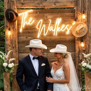Luce al neon con nome personalizzato per matrimonio, insegna per matrimonio in stile western, insegna a LED decorativa da parete con fiori per matrimonio, luce al neon con nome di famiglia, neon a batteria