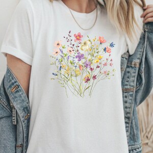 Wildflower Tee, Watercolor Flower Shirt, Floral Spring Tee, Ladies T-shirt, Floral Shirt, Gift for Mom,Garden Lover Shirt,Wild Flower Tshirt