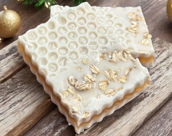 Oatmeal, Milk, &Honey Natural Goatsmilk soap
