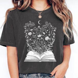 Maglietta con tema botanico e celeste, maglietta da lettura dark academia, stile cottagecore
