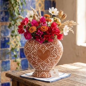 Hand Painted Mexican Talavera Heart Vase, Brown & White, Cielito Lindo